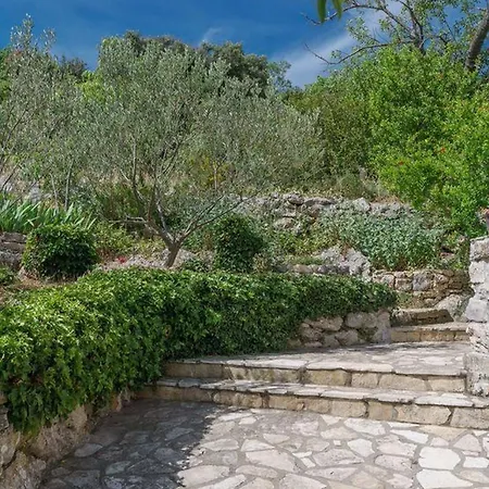 House Radojka Feriehus Tisno