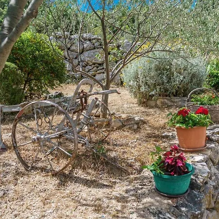 House Radojka Feriehus Tisno